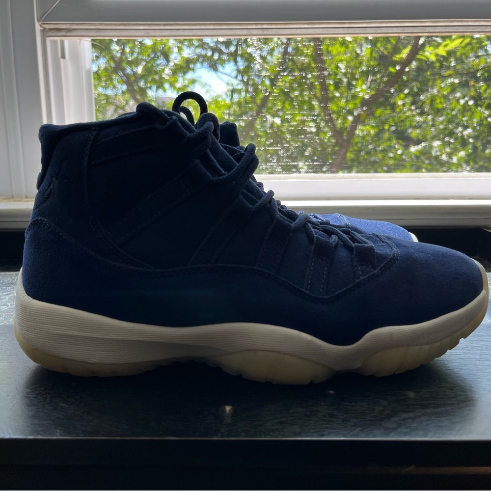 Air Jordan 11 Navy Blue Respect Jeter